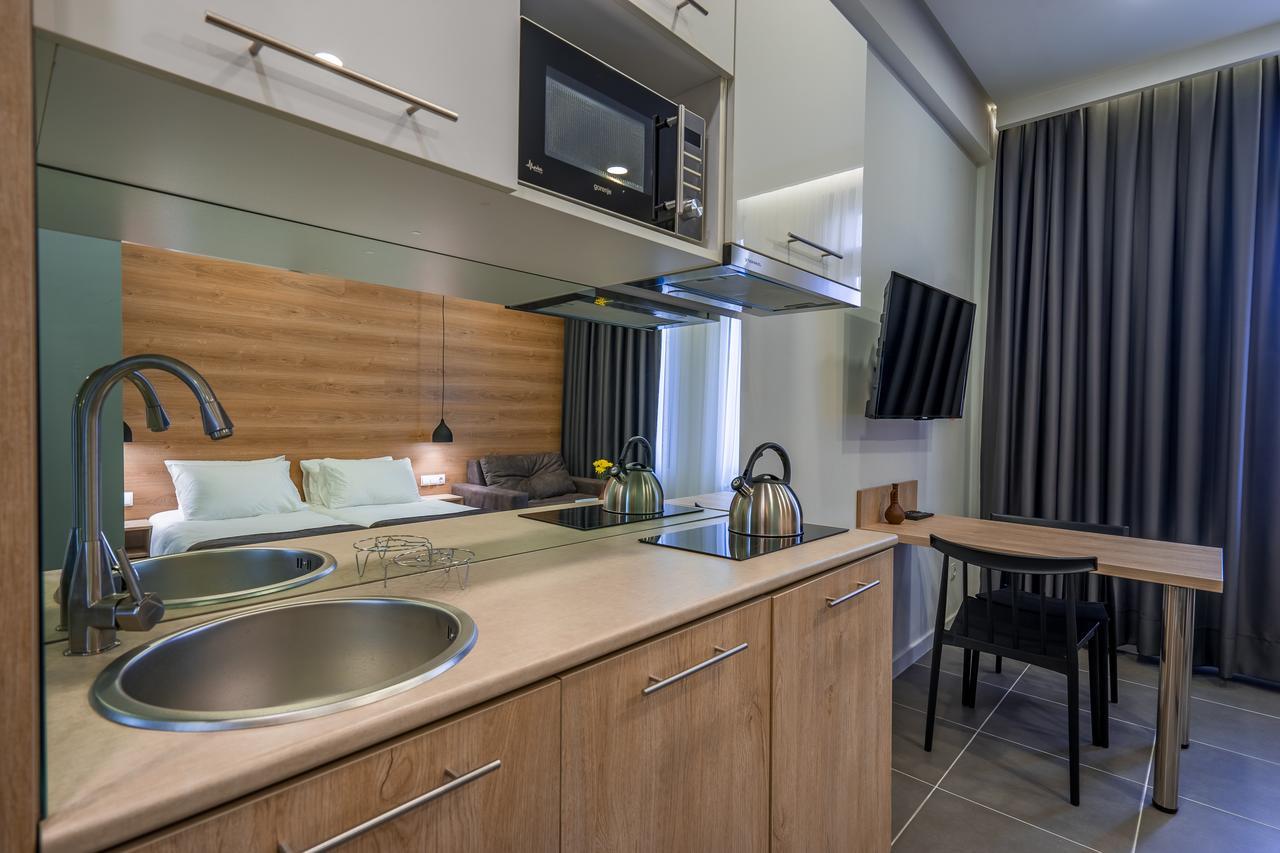 8 Rooms Apartotel On Meidan Tbilisi Exterior photo