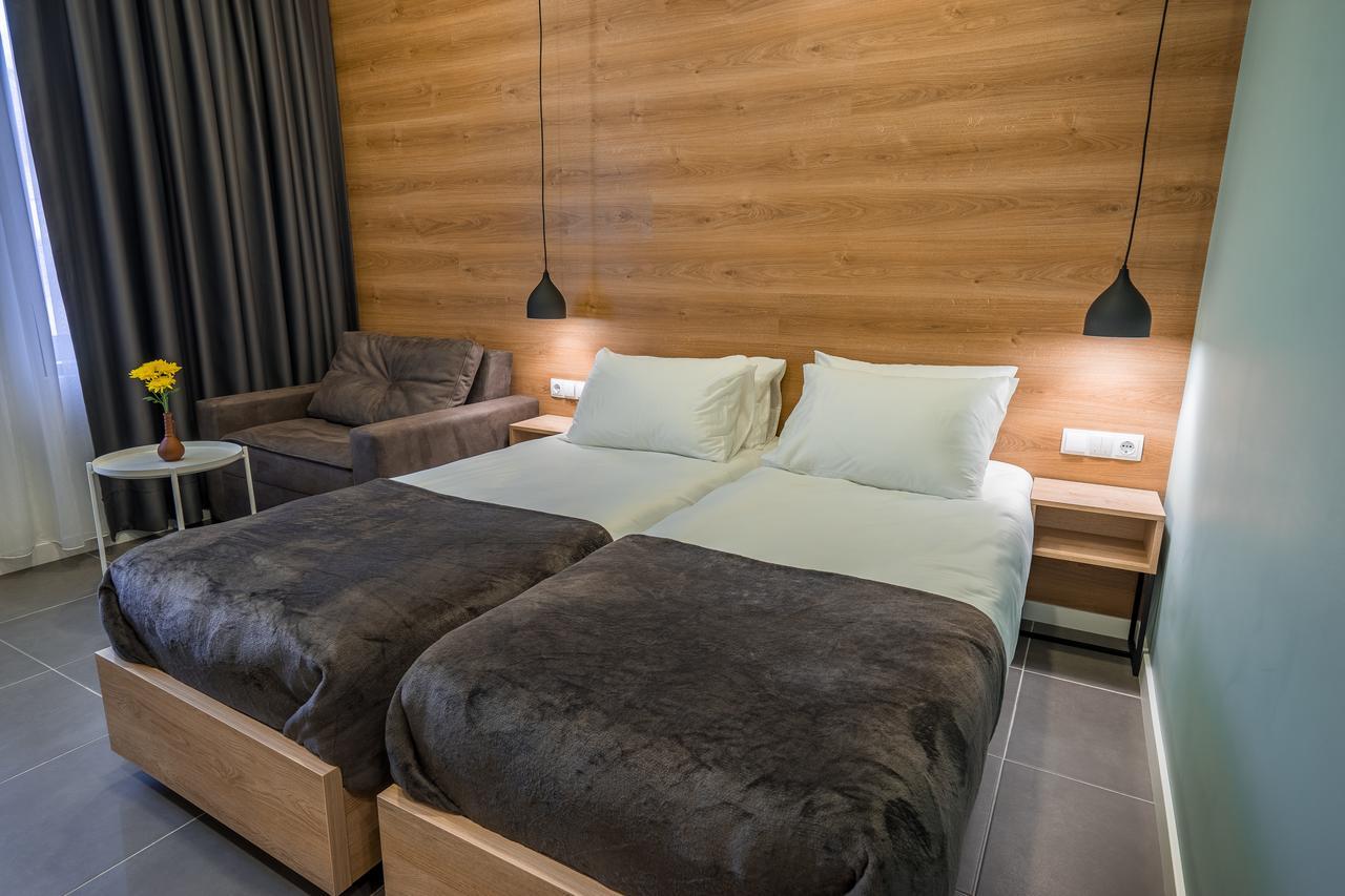 8 Rooms Apartotel On Meidan Tbilisi Exterior photo