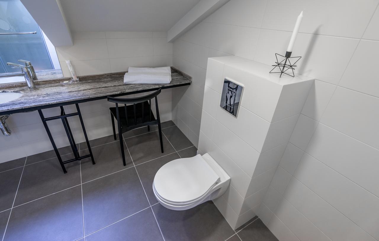 8 Rooms Apartotel On Meidan Tbilisi Exterior photo