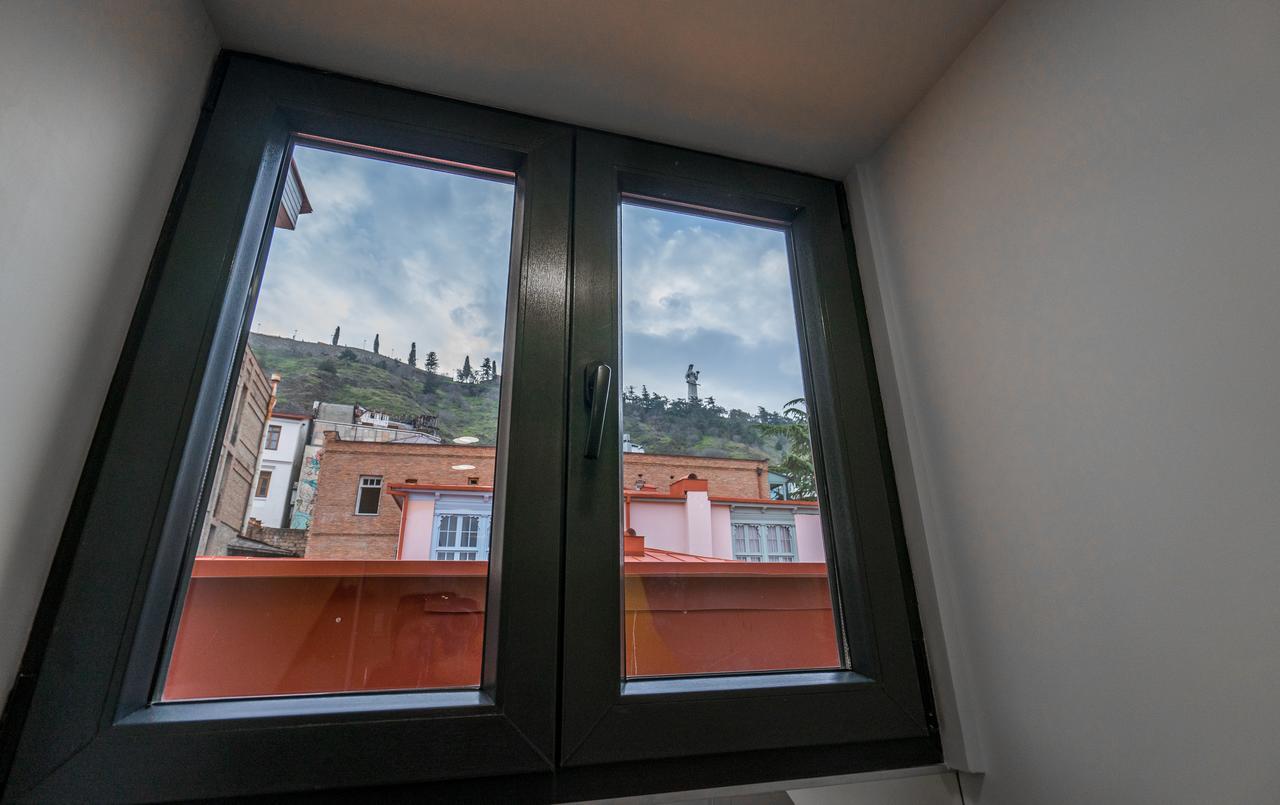 8 Rooms Apartotel On Meidan Tbilisi Exterior photo