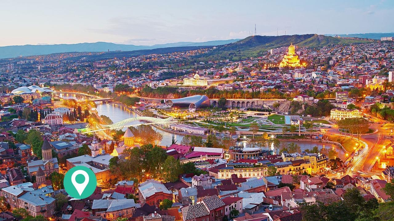 8 Rooms Apartotel On Meidan Tbilisi Exterior photo