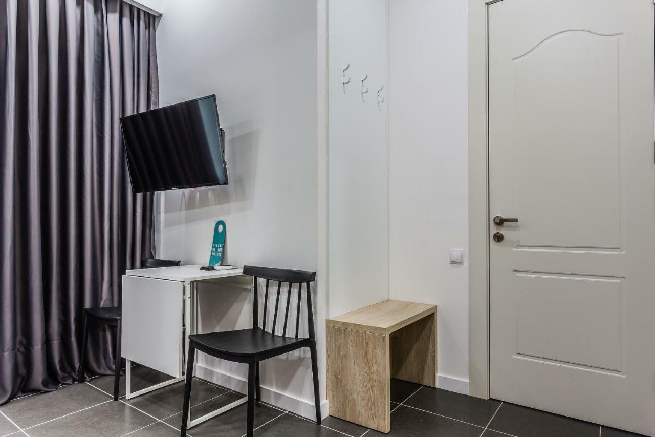 8 Rooms Apartotel On Meidan Tbilisi Exterior photo