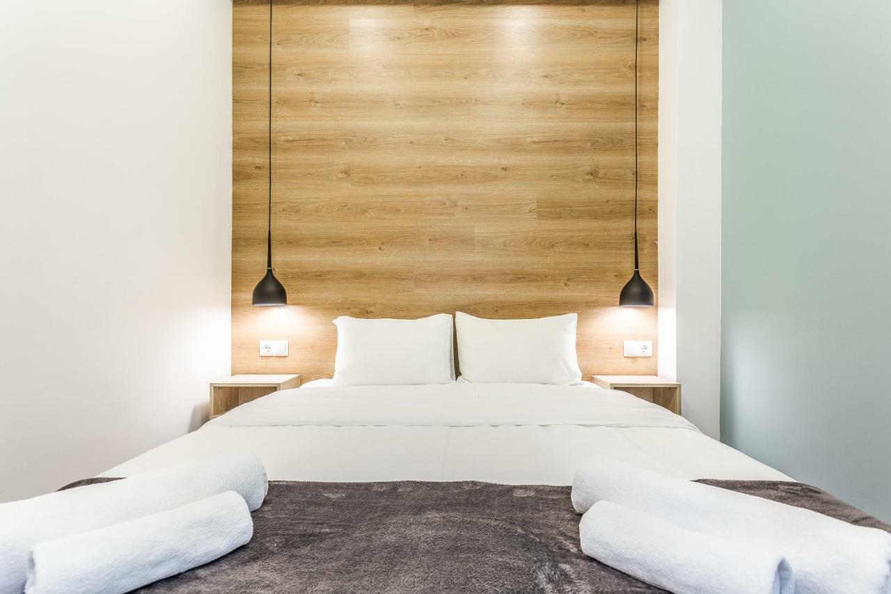 8 Rooms Apartotel On Meidan Tbilisi Exterior photo