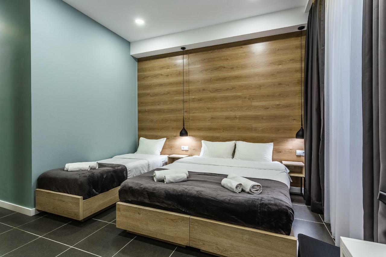 8 Rooms Apartotel On Meidan Tbilisi Exterior photo
