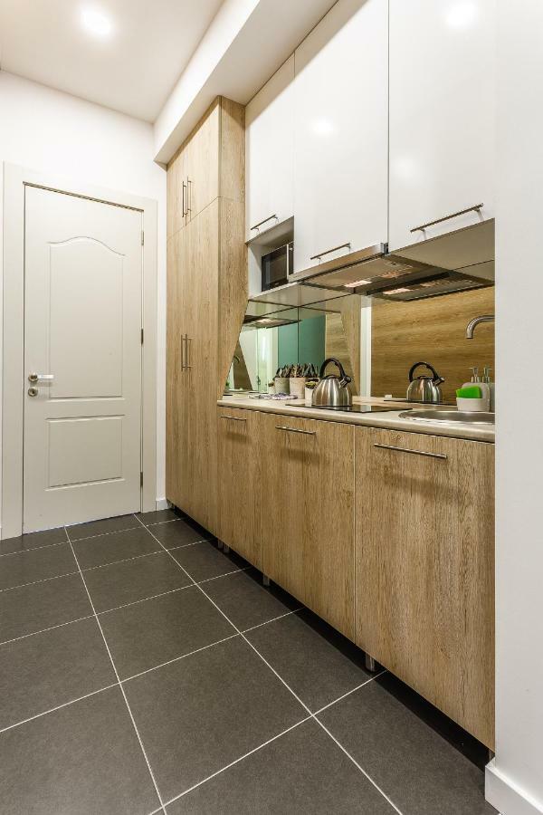 8 Rooms Apartotel On Meidan Tbilisi Exterior photo