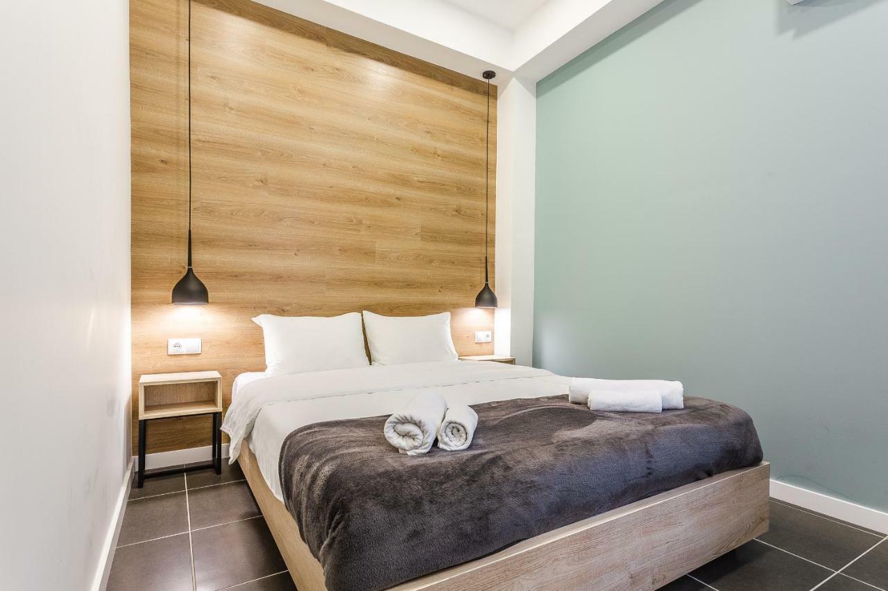 8 Rooms Apartotel On Meidan Tbilisi Exterior photo
