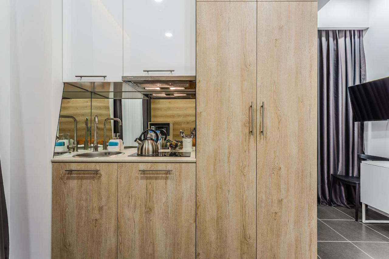 8 Rooms Apartotel On Meidan Tbilisi Exterior photo