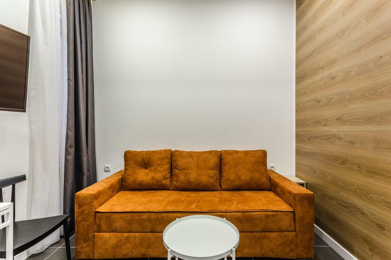 8 Rooms Apartotel On Meidan Tbilisi Exterior photo